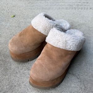 Steve Madden Tan Faux Suede Clogs